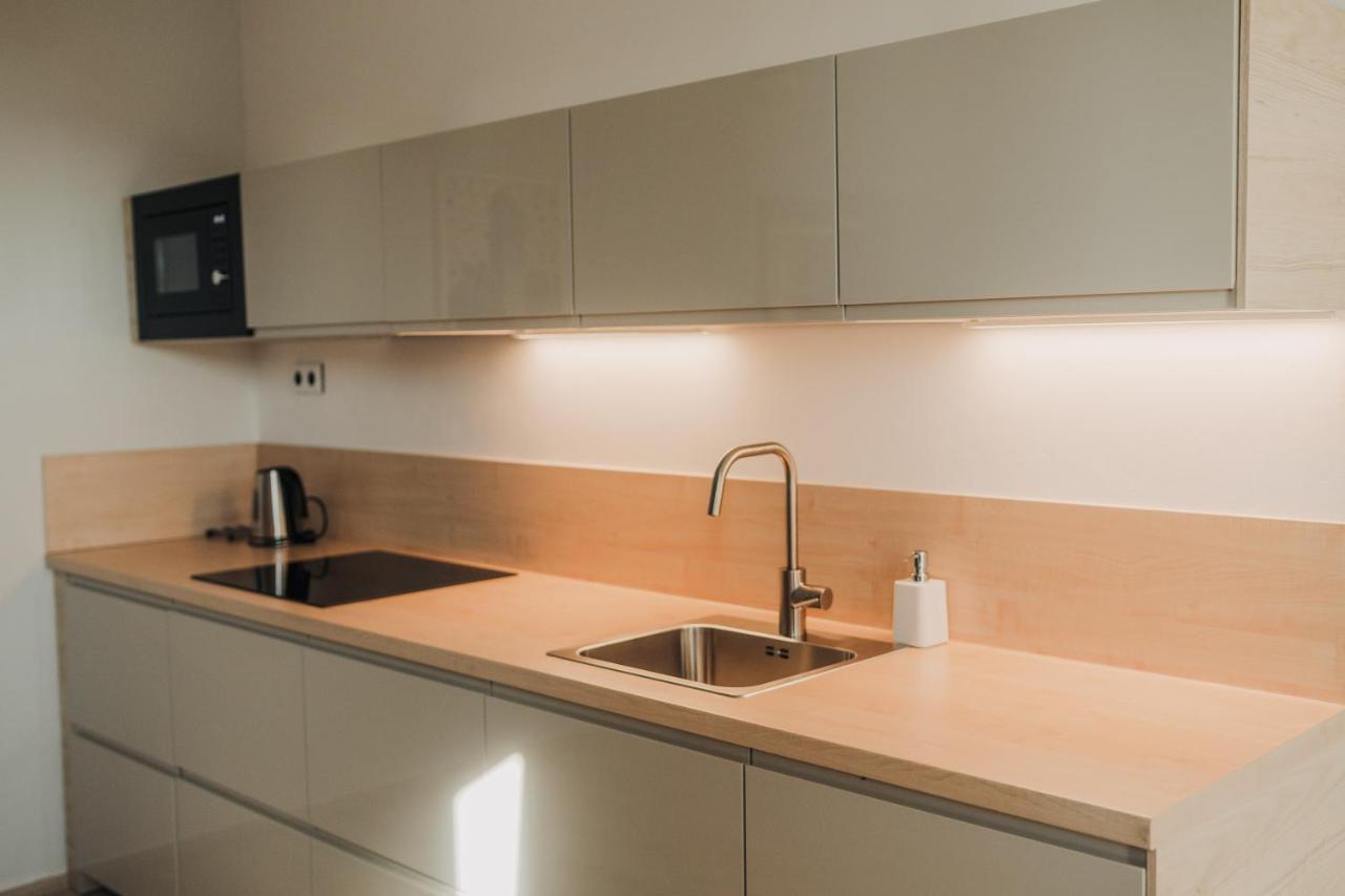 New Equipped Apartment In The City Center เปิลเซน ภายนอก รูปภาพ