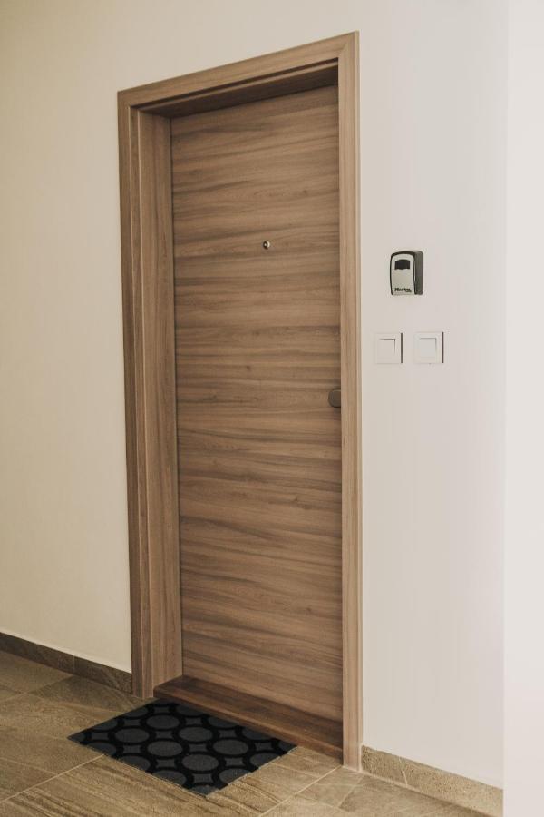 New Equipped Apartment In The City Center เปิลเซน ภายนอก รูปภาพ